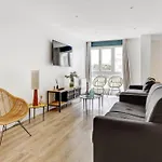 Large 4-Bedroom Home By Buttes Chaumont - 12 Guests