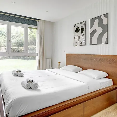 Large 4-bedroom By Buttes Chaumont - 12 Guests *